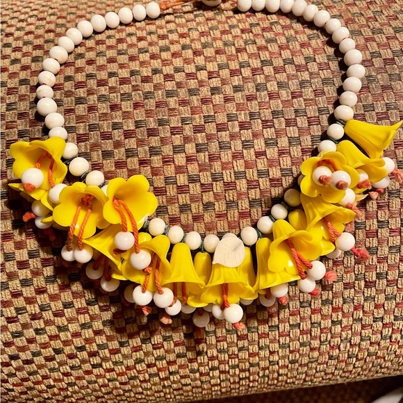 Vintage Haskell celluloid flower necklace. Incredible piece! - Picture 2 of 7